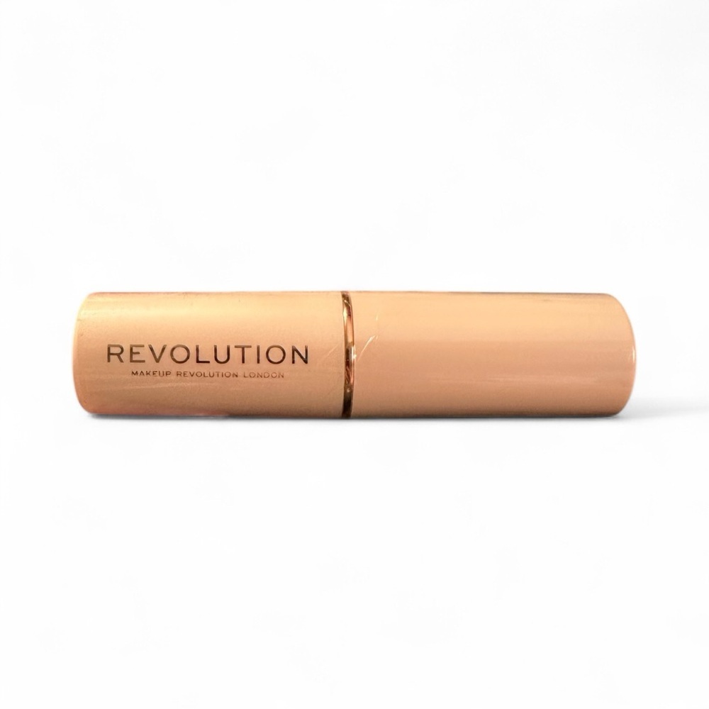 3/$15 🌸 Makeup Revolution Concealer in color F4